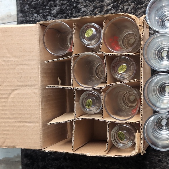 Red Stag Shot Glasses, Set of 12. - Picture 3 of 3